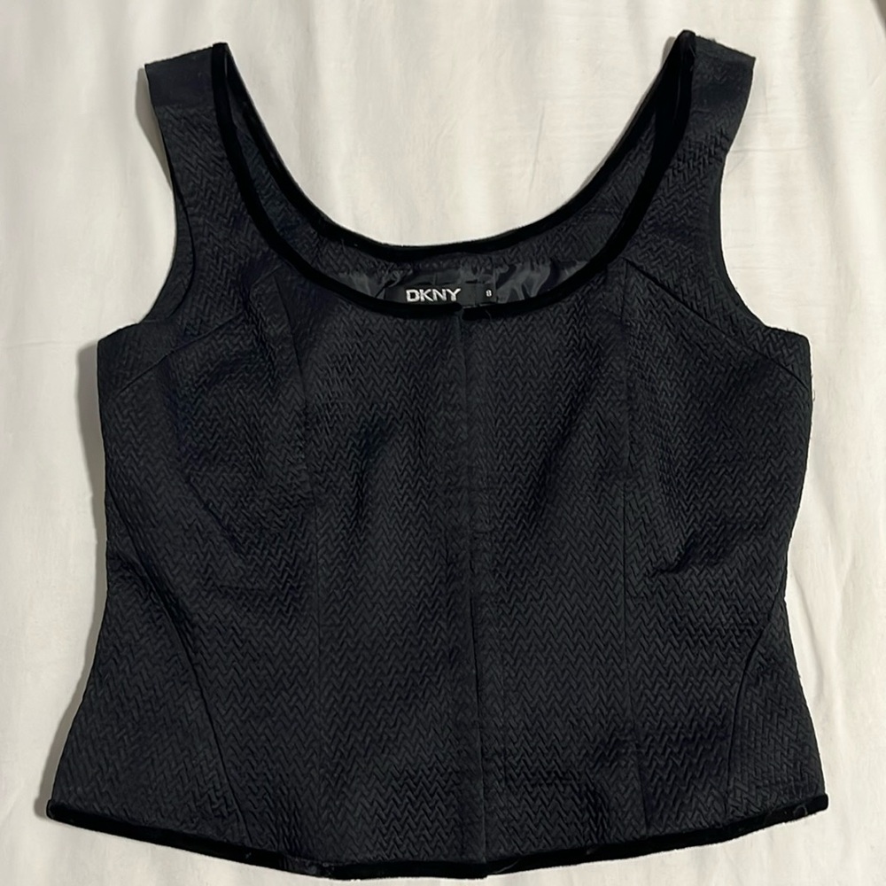 DKNY